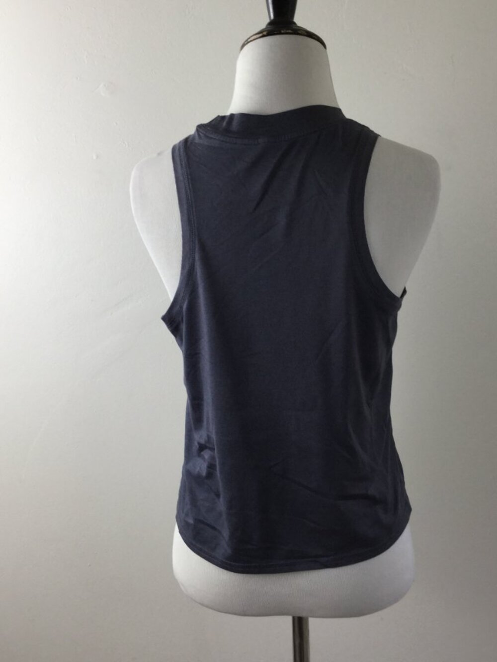 Vuori Charcoal Sleeveless Top s - Picture 4 of 6